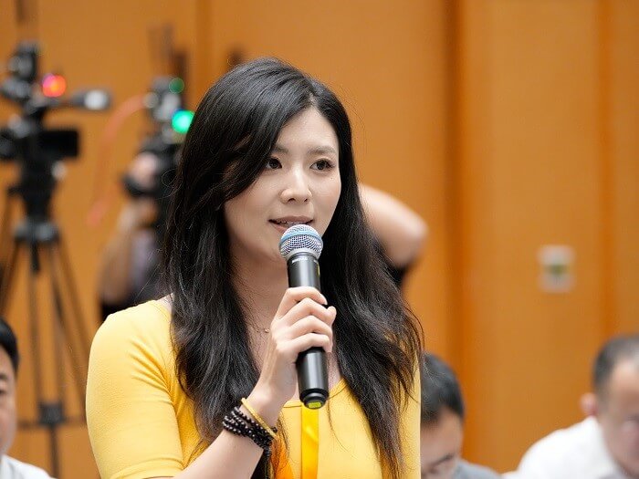 1790214192398090.jpg 人民日报海外版记者提问 (1).jpg